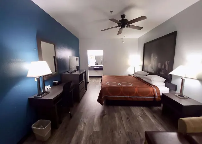 Super 8 By Wyndham Forney/East Dallas