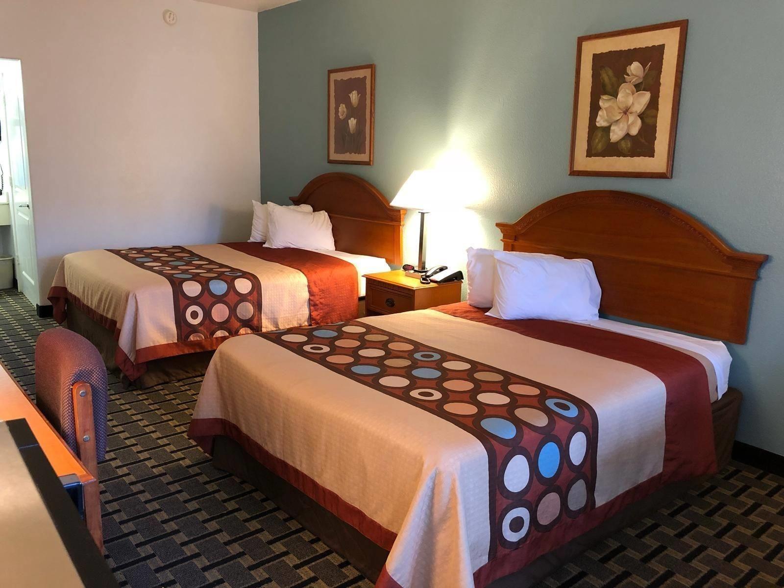 Hotel Super 8 By Wyndham Forney/east Dallas
